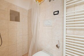 4098 Alcova Barone by Barbarhouse