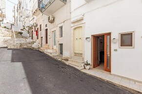 4098 Alcova Barone by Barbarhouse