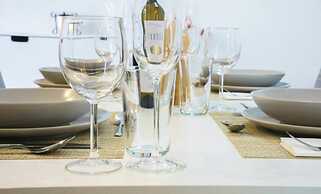 Loutraki Coastal Apartment Retreat