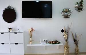 Loutraki Coastal Apartment Retreat