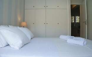 Loutraki Coastal Apartment Retreat