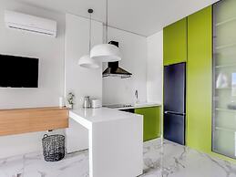 Sanders Old Port Thessaloniki