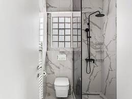 Sanders Old Port Thessaloniki