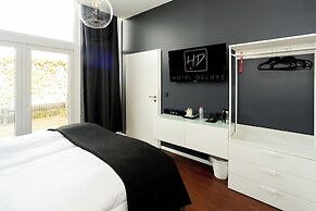 Hotel Deluxe