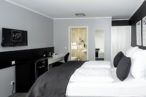Hotel Deluxe
