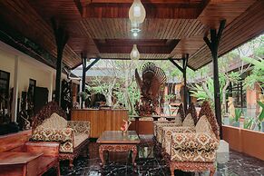 Rai Wood Carver and Homestay