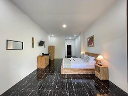 Rai Wood Carver and Homestay