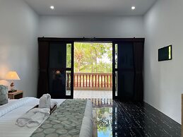 Rai Wood Carver and Homestay