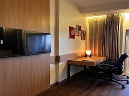 The White IBIS A Boutique Hotel