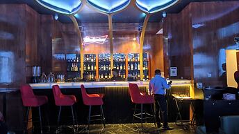 The White IBIS A Boutique Hotel