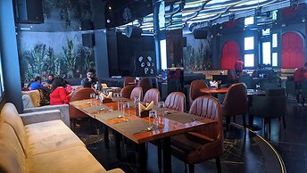 The White IBIS A Boutique Hotel