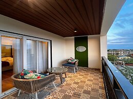 The White IBIS A Boutique Hotel