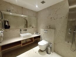 The White IBIS A Boutique Hotel