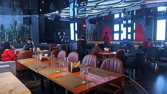 The White IBIS A Boutique Hotel