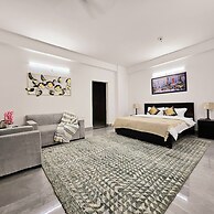 Lux Studio Epic Stay