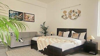 Lux Studio Epic Stay