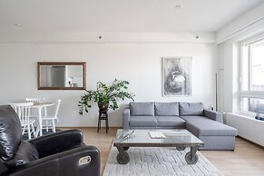 Fabulous 1BR Apt with Sauna & Views