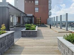 Fabulous 1BR Apt with Sauna & Views