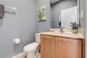 Cozy 2Bd Spa Jacuzzi Close to Disney Encantada 3029