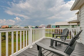 Gulf Shores Cottage w/ Water Views, Walk to Beach!