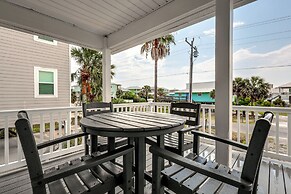Gulf Shores Cottage w/ Water Views, Walk to Beach!