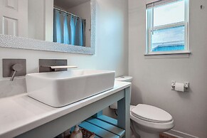 Gulf Shores Cottage w/ Water Views, Walk to Beach!