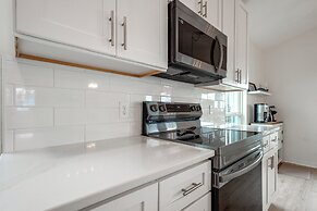 Gulf Shores Cottage w/ Water Views, Walk to Beach!