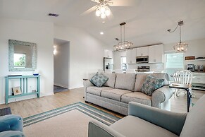 Gulf Shores Cottage w/ Water Views, Walk to Beach!