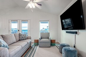 Gulf Shores Cottage w/ Water Views, Walk to Beach!