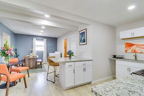 Central Albuquerque Getaway w/ Hot Tub & Grill!