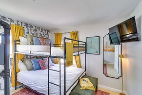 Central Albuquerque Getaway w/ Hot Tub & Grill!