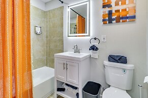 Central Albuquerque Getaway w/ Hot Tub & Grill!