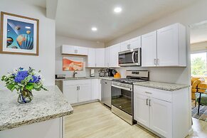 Central Albuquerque Getaway w/ Hot Tub & Grill!