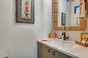 Luxury Alpine Home w/ Hot Tub: 1 Mi to Sun Valley!