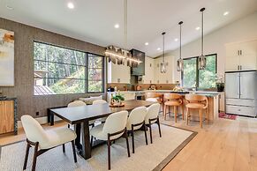 Luxury Alpine Home w/ Hot Tub: 1 Mi to Sun Valley!