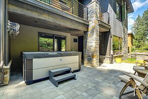 Luxury Alpine Home w/ Hot Tub: 1 Mi to Sun Valley!