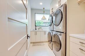 Luxury Alpine Home w/ Hot Tub: 1 Mi to Sun Valley!