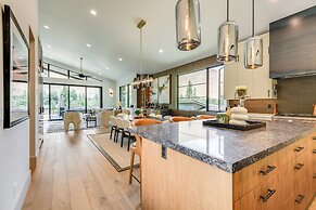 Luxury Alpine Home w/ Hot Tub: 1 Mi to Sun Valley!