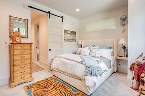 Luxury Alpine Home w/ Hot Tub: 1 Mi to Sun Valley!