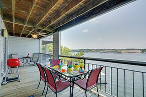 Lakefront Condo in Osage Beach: Balcony + Views!
