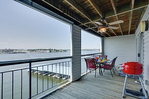 Lakefront Condo in Osage Beach: Balcony + Views!
