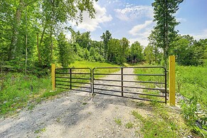 Secluded Lenoir Tiny Home w/ Private Hot Tub!
