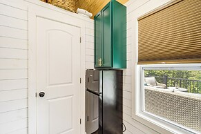 Secluded Lenoir Tiny Home w/ Private Hot Tub!