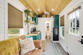 Secluded Lenoir Tiny Home w/ Private Hot Tub!