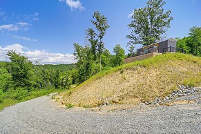Secluded Lenoir Tiny Home w/ Private Hot Tub!