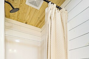 Secluded Lenoir Tiny Home w/ Private Hot Tub!