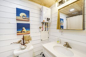 Secluded Lenoir Tiny Home w/ Private Hot Tub!