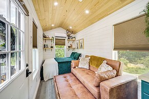 Secluded Lenoir Tiny Home w/ Private Hot Tub!