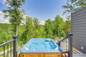 Secluded Lenoir Tiny Home w/ Private Hot Tub!