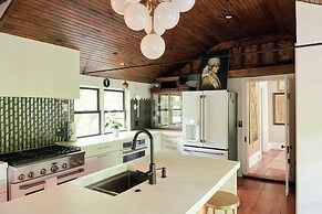 Ulster County Farmhouse Near Waterfalls & Winery!